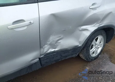 2020 Chevrolet Trax Fwd Ls z USA, uszkodzony, nr VIN KL7CJKSB3LB310265